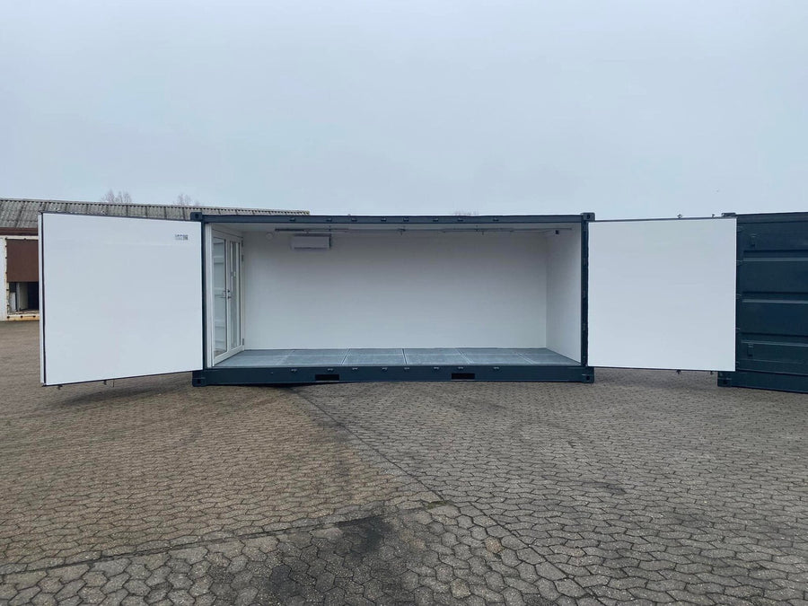 20 fods skibscontainer med sideåbning – Udstyret og klar til brug